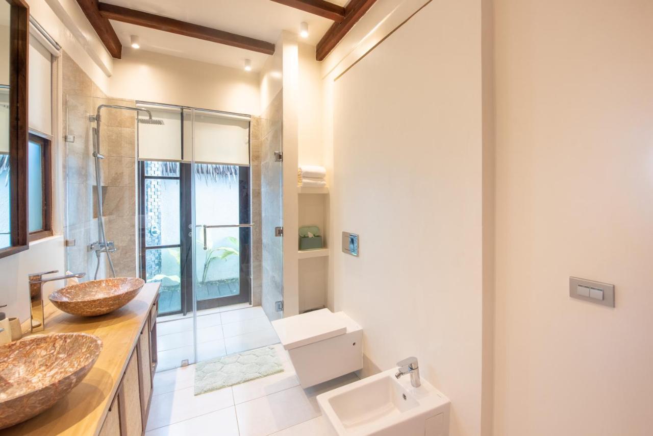 L'Osteria Luxe Beachfront B&B General Luna  Eksteriør billede