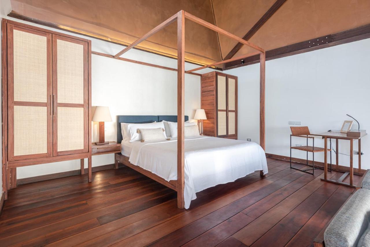 L'Osteria Luxe Beachfront B&B General Luna  Eksteriør billede