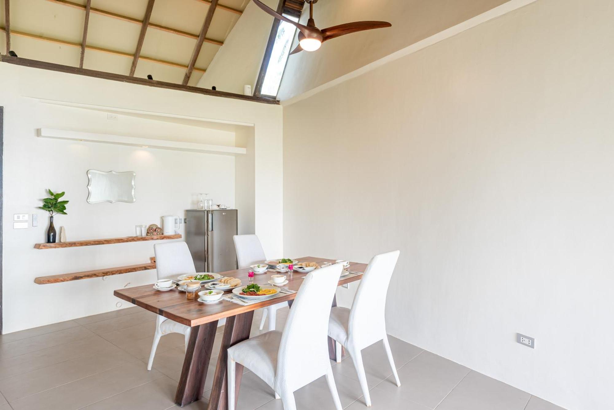 L'Osteria Luxe Beachfront B&B General Luna  Eksteriør billede