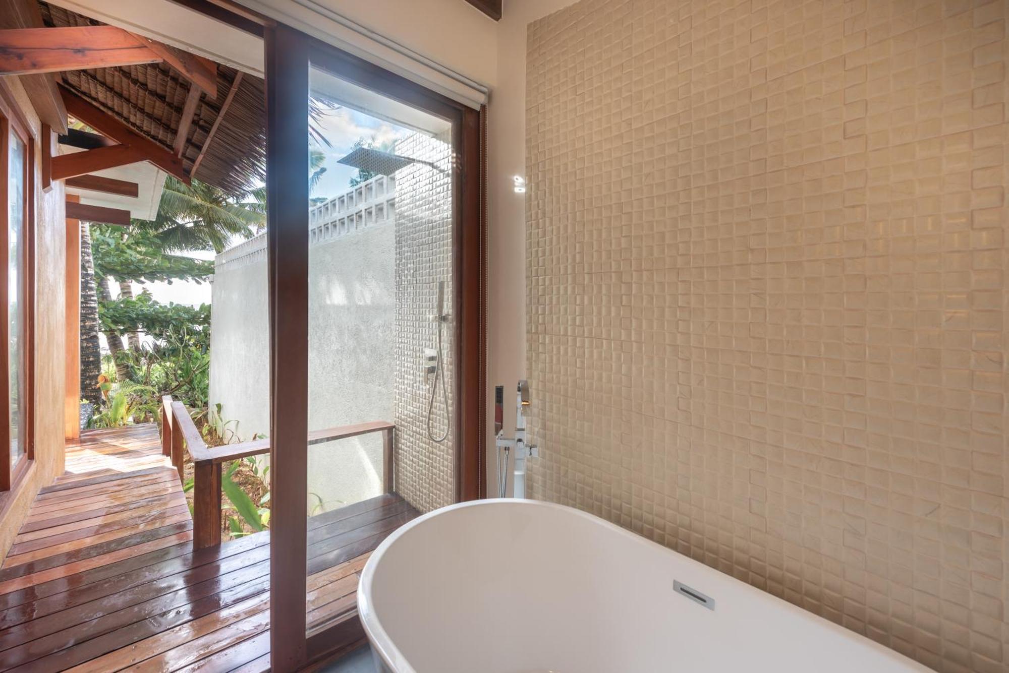 L'Osteria Luxe Beachfront B&B General Luna  Eksteriør billede