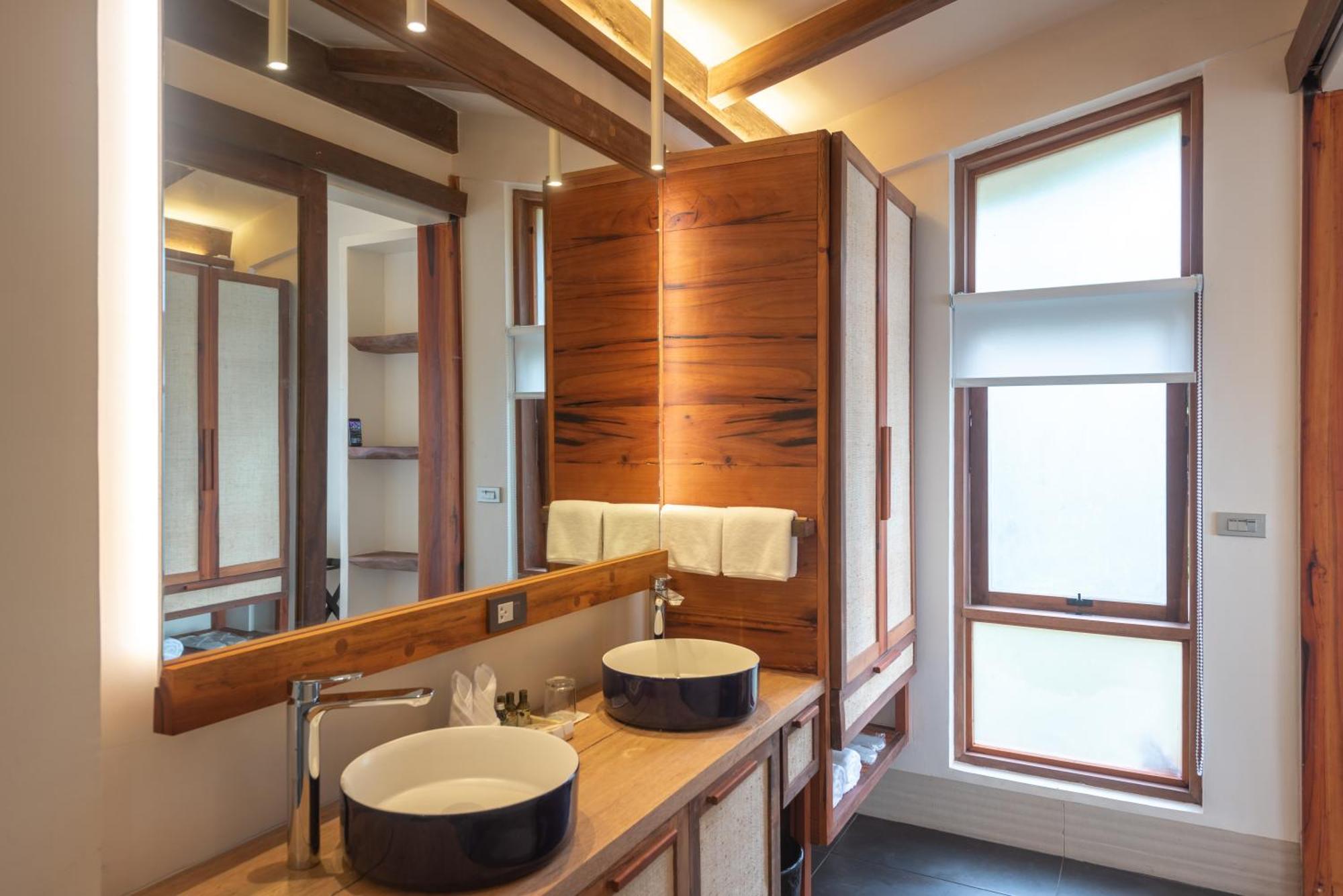 L'Osteria Luxe Beachfront B&B General Luna  Eksteriør billede